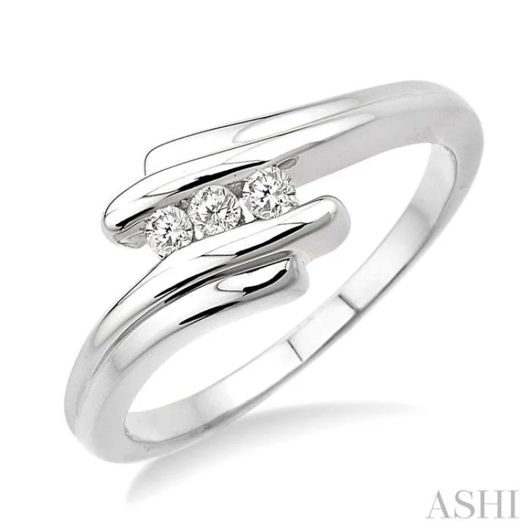 Personalized Wedding Ring Designs-1/10 Ctw Round Cut Diamond Ring in Sterling Silver