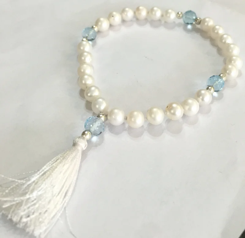 Simple Crystal Bracelets for Women-Pearl & Blue Topaz Quartermala