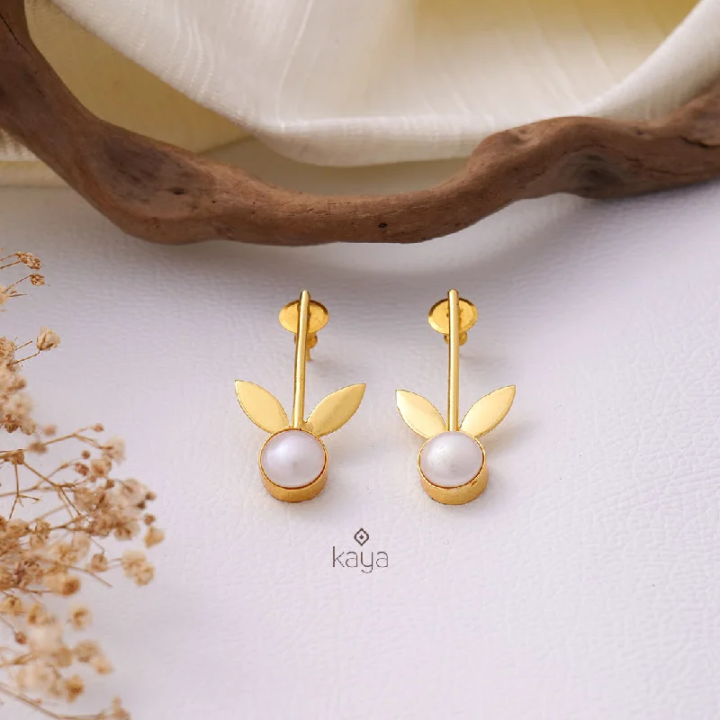 Sparkling Gemstone Earrings-Pearl With Leaf shaped Hoop Earrings -AS100853