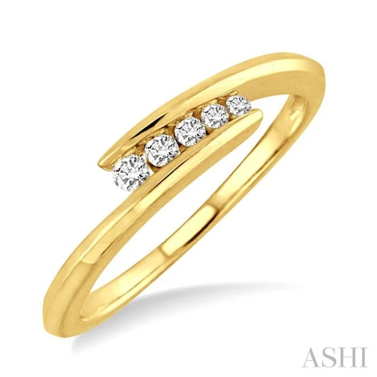 Custom Diamond Rings for Men-1/10 Ctw Round Cut Diamond Journey Ring in 10K Yellow Gold